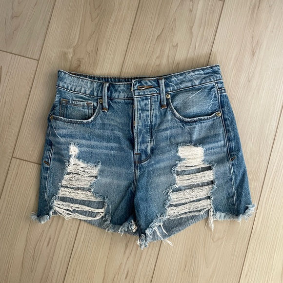 Good American Pants - High Wasted Distressed Denim Shorts Light Wash Size 25 Good American